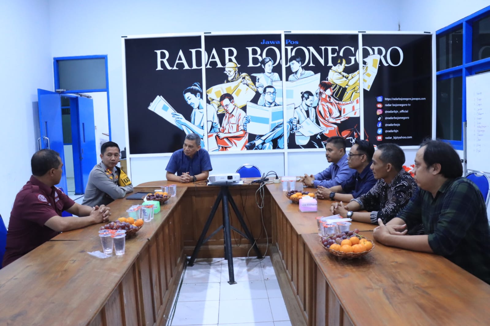 Lewat Podcast, Kapolres Bojonegoro Ajak Generasi Muda Datang ke TPS Saat Pemilu