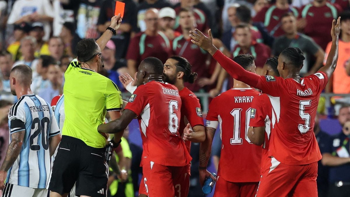 Aturan FIFA Baru yang Bikin Embolo Dikartu Merah, Wasit dan VAR Disoroti